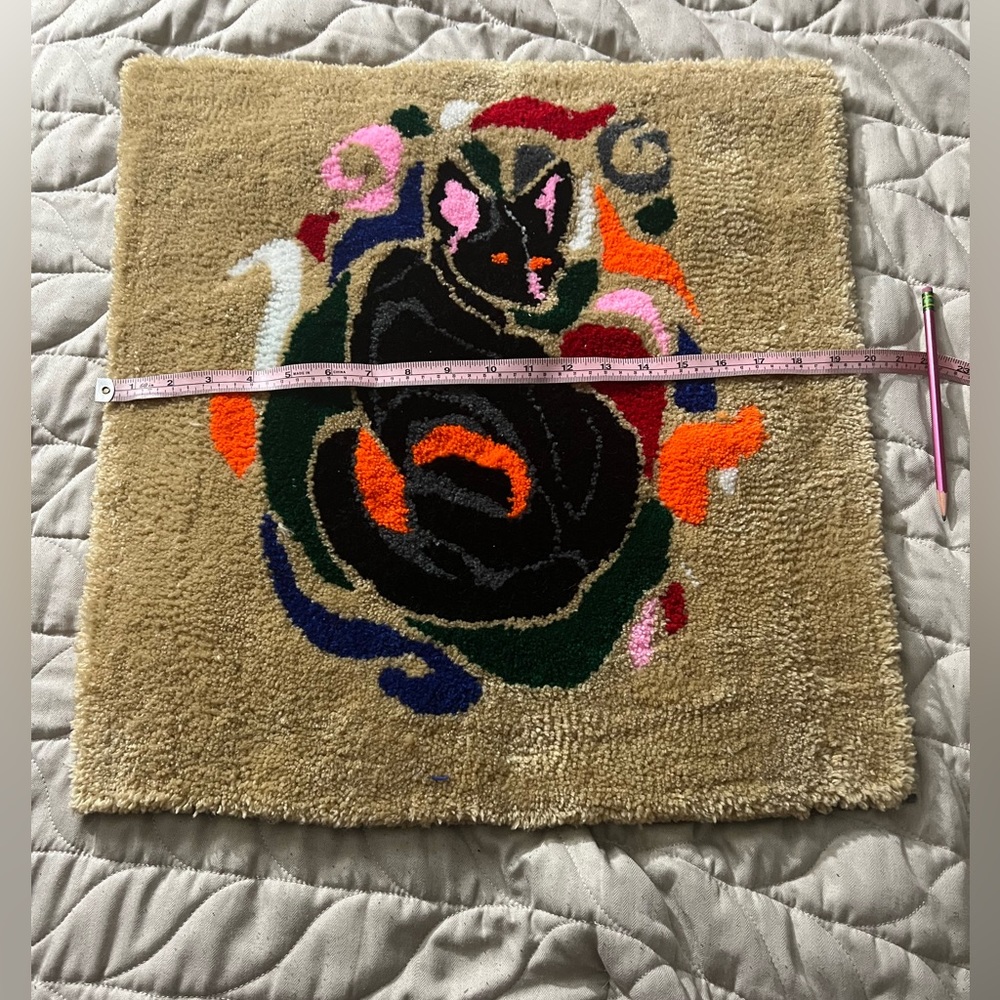 Black cat with design Tufted custom rug - Picture 9 of 10